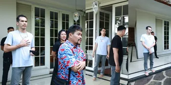 Potret Proses Eksekusi Rumah Atalarik Syach Dilanjutkan Usai Negosiasi Sebelumnya Alot