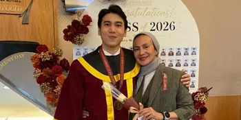 Potret Putra Wanda Hamidah Wisuda SMA, Bakal Kuliah di Jepang 