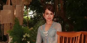 Potret Rebecca Klopper Sibuk Jadi Bridesmaid Jennifer Coppen, Anggun Berkebaya