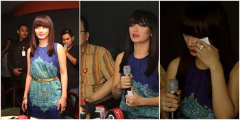 Preskon - Zaskia Gotik Menangis Umumkan Putus Dari Tunangan