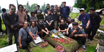 Punya Nama Baru, Coconut Treez Datangi Makam Mendiang Steven Jelang Tur Sepuluh Kota
