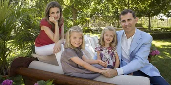 Ratu Letizia & Keluarga Kecilnya, Penuh Romantisme Manis