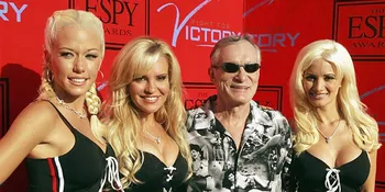 Seksi dan Serunya Pesta Halloween di Playboy Mansion