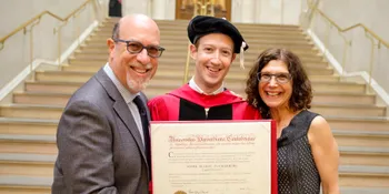 Sempat Drop Out, Mark Zuckerberg Akhirnya 'Lulus' Dari Harvard