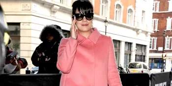 Si Bengal Lily Allen Berceloteh DI BBC