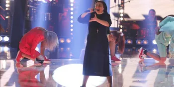 Aksi Biarawati Cristina Scuccia Taklukkan The Voice Italia