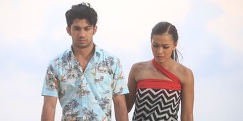 Syuting Seru Adinia Wirasti dan Reza Rahardian di Pantai Ngandong