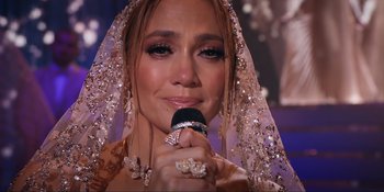 Tampil Anggun, Ini Dia 6 Potrait Jennifer Lopez di Film Terbarunya 'MARRY ME'