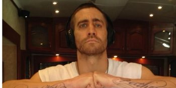 Tunjukkan Kelasnya Pada Film 'THE GUILTY', Berikut 7 Potret Terbaru Jake Gyllenhaal Yang Bakal Muncul Kembali di 'AMBULANCE' Bareng Yahya Abdul Mateen II