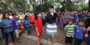 Yeyen Lidya Ajari Penyanyi Cilik Patricia Olga Jelita Akting