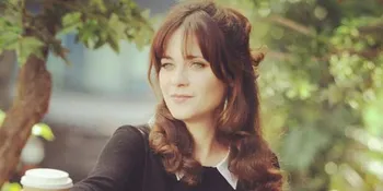 Zoey Deschanel, Tetap Cantik Dengan Gaya 'Casual Retro Look'