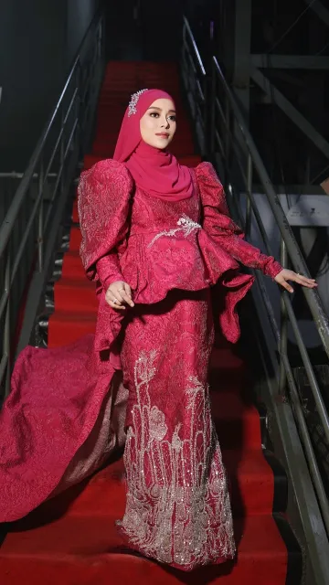 7 Potret Anak Ketiga Lesti Lakukan Photoshoot, Kompak Berpose dengan Kakak-Kakaknya