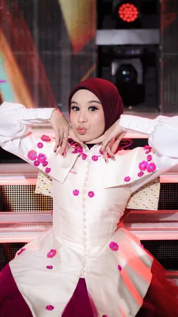 Potret Mila DA7 Loncat-Loncat Lucu, Langsung Peluk Soimah karena Malu