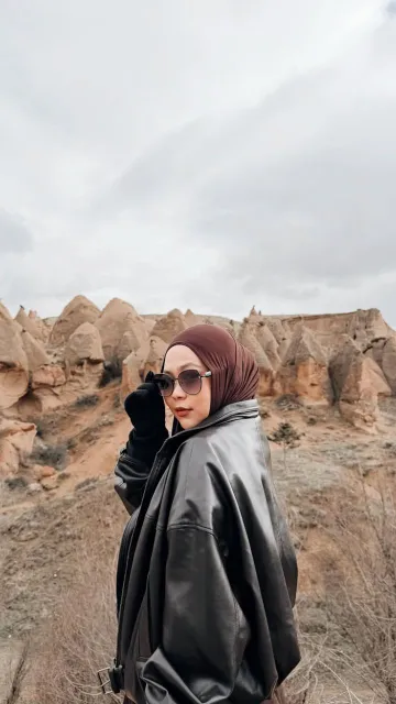 Potret Selfi Yamma Liburan di Cappadocia, Tampil Stylish dan Glamour