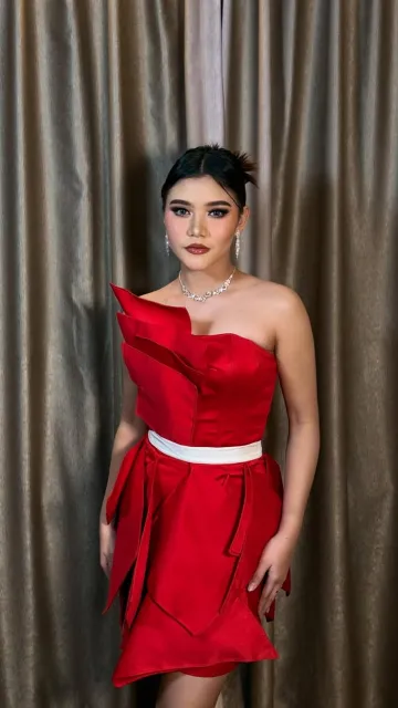 Sridevi dan Melly Lee 'Perebutkan' Ferdi di Panggung D'Academy 7