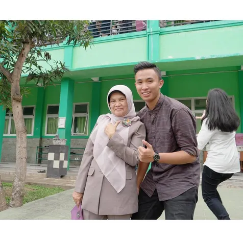 10 Foto Atiatul Muqtadir Presiden Bem Ugm Yang Trending Bikin Netizen Jatuh Cinta M Kapanlagi Com