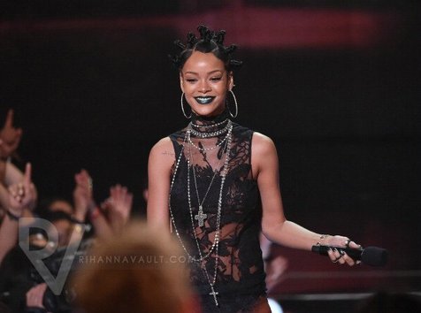 Rihanna, borong empat piala dalam semalam ©rihannavault.com