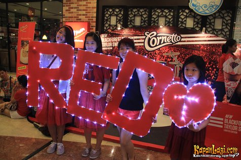 Gaya para Swifties Indonesia di konser Taylor Swift ©KapanLagi.com/Agus Apriyanto