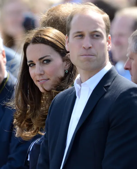 Pangeran William Ketahuan 'Pegang' Wanita Lain Setelah Menikah