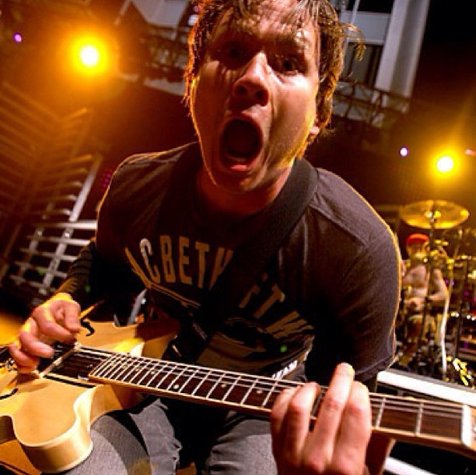 Tom DeLonge tegaskan tak hengkang dari Blink 182 © Instagram.com/tomdelonge