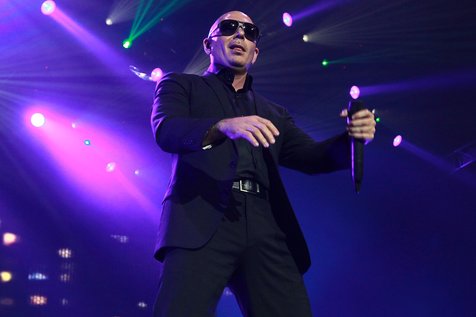 Fans Indonesia gagal menonton konser Pitbull di Jakarta. © Splashnews.com