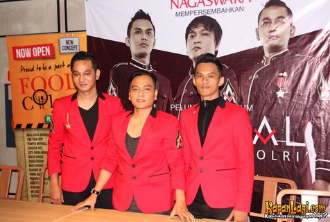 Jendral Band yang terdiri dari tiga cowok ganteng @ KapanLagi.com®/Hendra