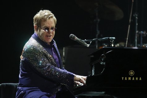 Elton John dilaporkan telah mengumumkan dirinya pensiun dari dunia musik © Splashnews