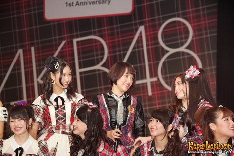 Ternyata AKB48 merasa kepopuleran mereka d Indonesia bertambah karena JKT48 loh. © KapanLagi.com/Djoko Poerwanto