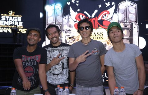 Slank bawa reog di konsernya © KapanLagi.com®/Agus Apriyanto