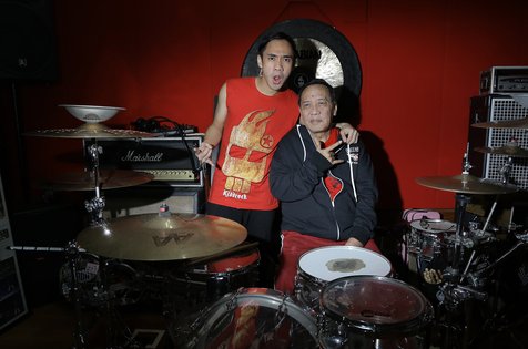 Ikmal Tobing bangga bisa duet bareng ayahnya © KapanLagi.com®/Agus Apriyanto