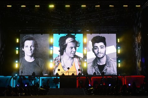 Selamat untuk One Direction atas penghargaan Multi Platinum kali ini ©KapanLagi.com/Bambang E. Ros