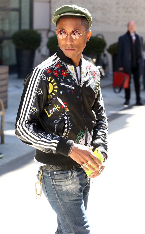 Pharrell gunakan jaket Adidas ©splash