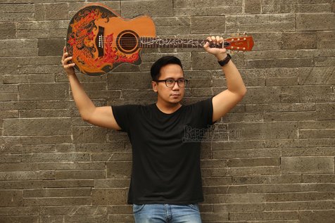 Belum siap cover lagu Ebiet G Ade, Adera takut kecewakan fans ayahnya ©KapanLagi.com/Budy Santoso