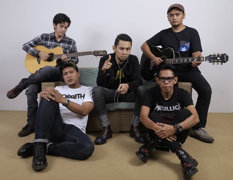 Nineball, tetap mengusung gaya musik lama dengan idealisme masing-masing personel ©KapanLagi.com/Agus Apriyanto