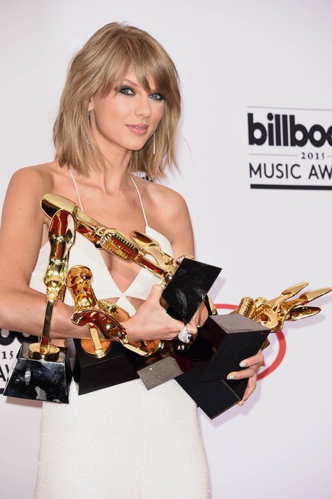 Taylor Swift kembali tercatat di top 40 jajaran chart Hot Country Songs © Splashnews