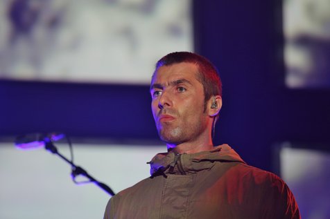 Liam Gallagher mengaku harus bangun pagi demi menghindari para fans Oasis © Splashnews