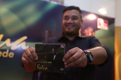 Mike Mohede bersama album terbarunya 'KEDUA' ©KapanLagi.com