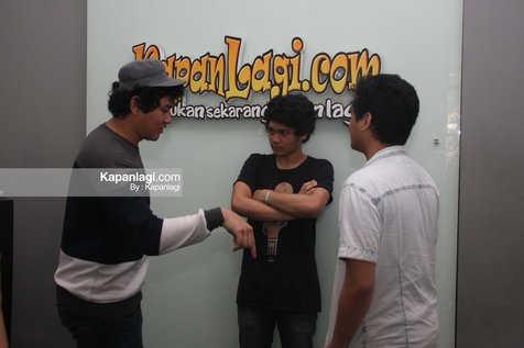 Bagi The Overtunes, peran mereka bertiga sama ketika tampil ©KapanLagi.com/Adhib Mujaddid