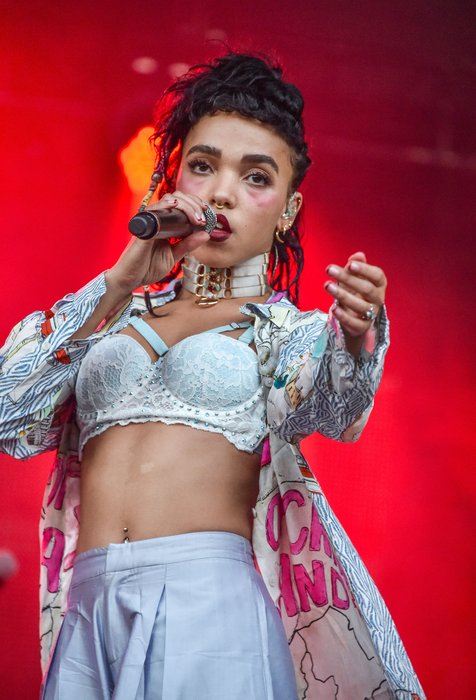 FKA Twigs ceritakan kesedihan yang ia rasakan dalam euforia sukses album LP! dalam lagu Figure 8 ©Fameflynet