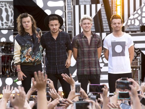 One Direction tak begitu memusingkan tanggal perilisan album yang sama dengan Justin Bieber © splashnews.com