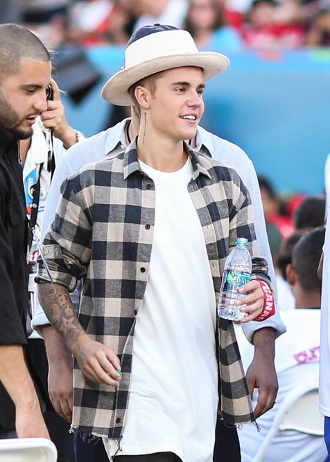 Justin Bieber tampil perdana di MTV VMA 2015 © Splashnews.com