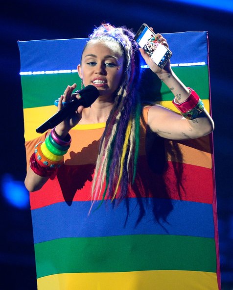 MTV VMA 2015 dan Miley Cyrus dapat kritik © AFP