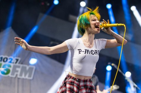 Hayley Williams sukses bersama Paramore © Splashnews.com