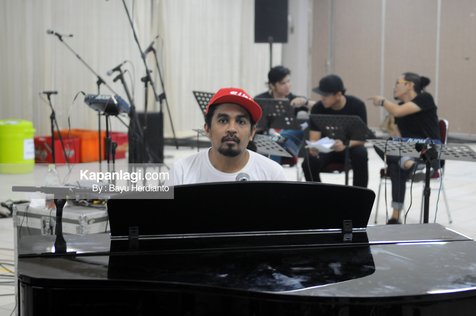 Bagi Glenn Fredly, hilangnya toko penjual rilisan fisik hanya perpindahan media saja