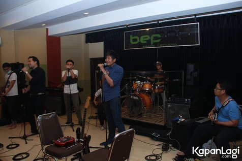 Base Jam Reunion saat latihan di studio Bep-Pop © KapanLagi.com®/Muhammad Akrom Sukarya