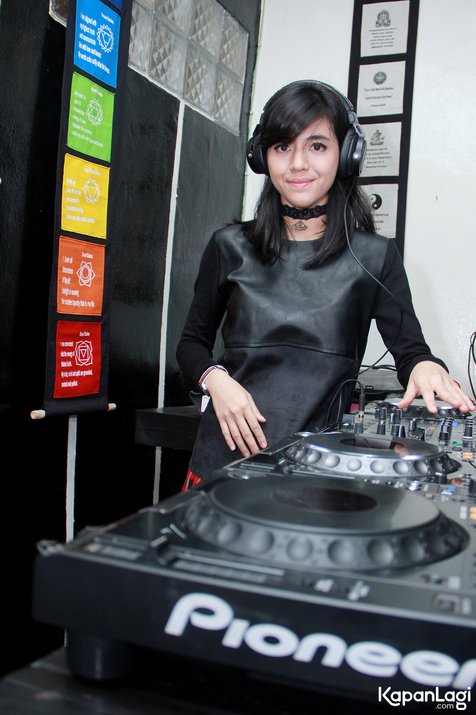 DJ Una ungkapkan perbedaan show pagi dan malam untuknya © KapanLagi.com®/Muhammad Akrom Sukarya 