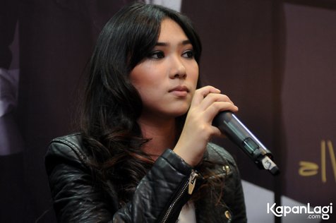 Dibandingkan dengan sosok Raisa, Isyana katakan itu sebuah hal yang normal © KapanLagi.com®/Bayu Herdianto