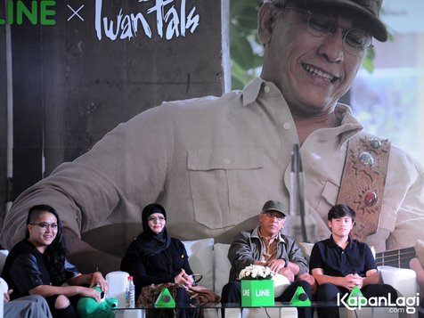 Iwan Fals saat press confrence bersama istri dan anaknya © KapanLagi.com®/Bayu Herdianto