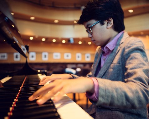 Joey Alexander tampil memukau di pre telecast Grammy Awards 2016 © Twitter Joey Alexander