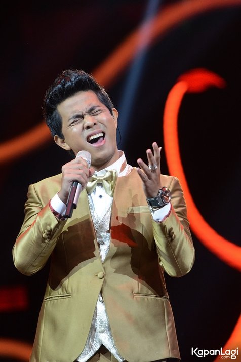 Cakra Khan sukses bawakan lagu 'Ada Apa Dengan Cinta' © KapanLagi.com®/Bambang E Ros